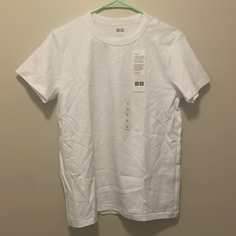 Uniqlo NWT Women’s L Crew Neck T Shirt